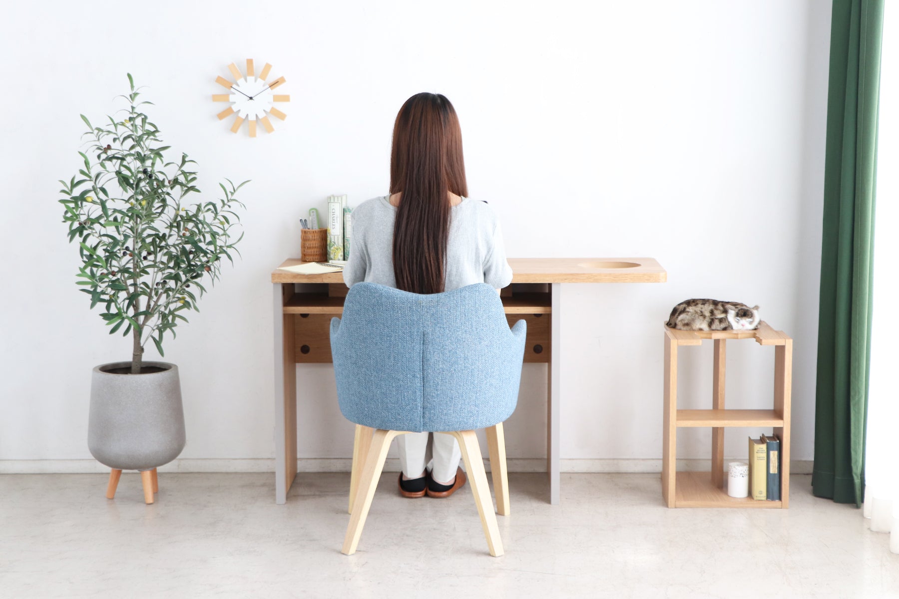 にゃんと一緒 デスク