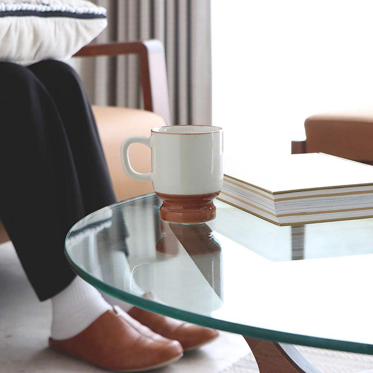 AMOR ガラステーブル